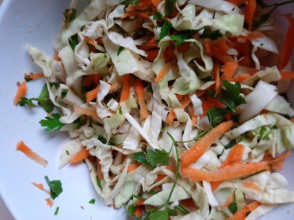 Griekse koolsalade